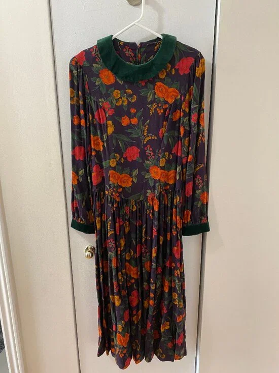 Vintage wool blend midi dress with velvet trim. S - M - Picture 2 of 7